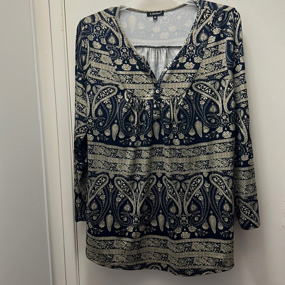 a Jesdani Blouse.             #1595 - Picture 1 of 5